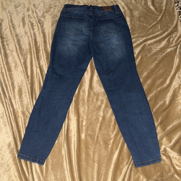 Women’s Tahari Jeans - Picture 2 of 5